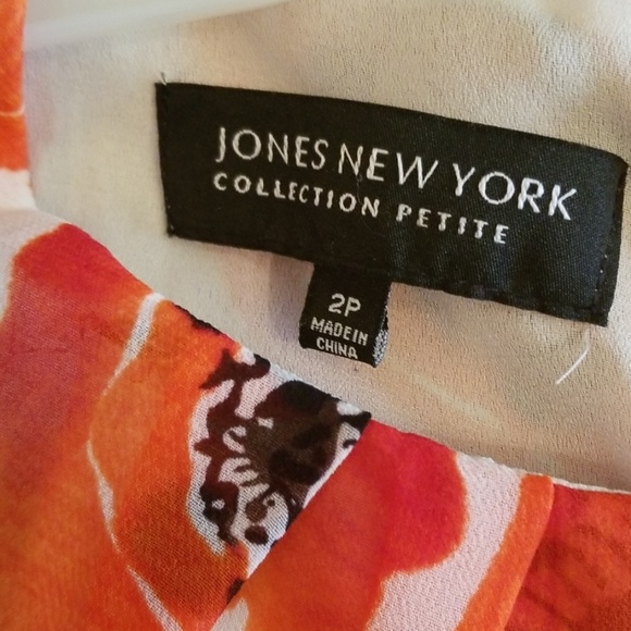 Spring/Summer Blouse - Picture 2 of 3